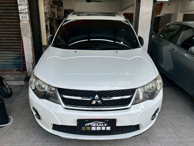 前後霧燈、電動天窗、定速、車頂行李架、ISOFIX、後座分離  第3張相片