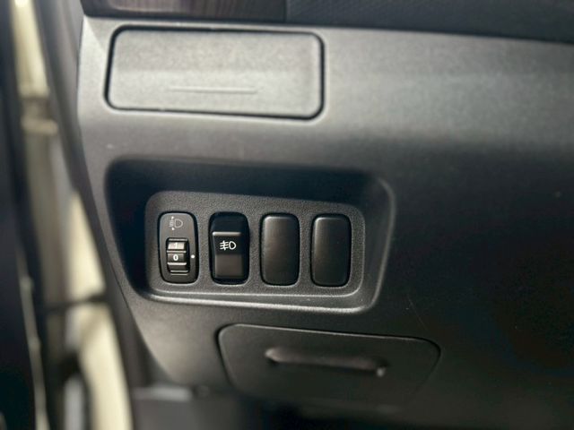 前後霧燈、電動天窗、定速、車頂行李架、ISOFIX、後座分離  第7張相片