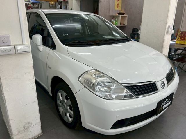 ABS、倒車雷達、HUD抬頭顯示器、後座分離倒覆  第2張相片