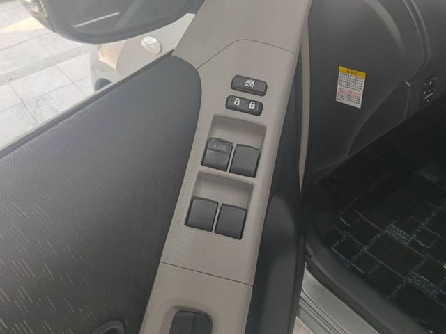ABS防鎖死煞車、ISOFIX、倒車雷達、後座分離倒覆  第5張相片