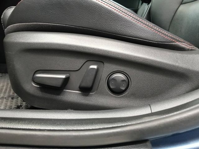 i-key、HID頭燈、HUD抬頭顯示器、定速、空力套件  第10張相片