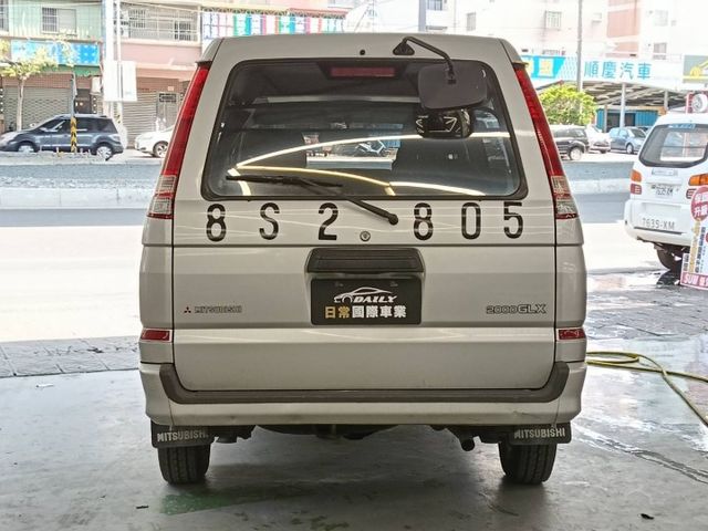 寬敞車室—乘坐空間舒適，後排座椅可折疊，載貨、載人都方便  第18張相片