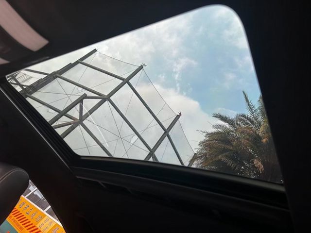 總代理CLS400 AMG，V6雙渦輪動力，滿天星水箱護罩＋高規配備，稀有釋出！  第12張相片