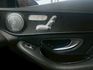 歐規M-BENZ C300 4MATIC，經典白色雅致外觀，搭載高效渦輪引擎與四輪驅動系統，精緻內裝與完善保養，兼具性能  第8張縮圖