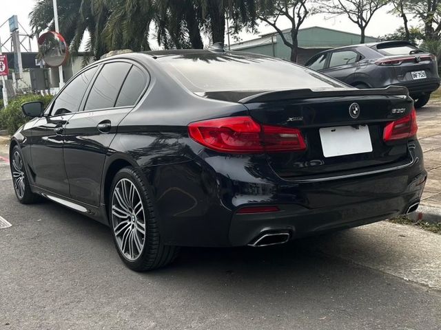 2017 BMW 530i xDrive，動力強勁操控靈敏，配備豪華安全系統，無論日常通勤或長途旅行，都讓您享受極致駕馭  第18張相片