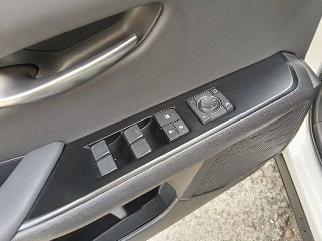 原廠保固至2028年，僅跑2萬公里，Lexus UX 250h豪華版油電休旅，高質感近新釋出！  第6張相片