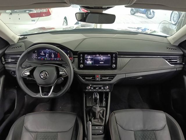 近新車況僅跑5千公里，原廠保固至2029年3月，配備完整、安全高規、科技滿載，超值豪華都會休旅！  第13張相片