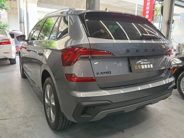 近新車況僅跑5千公里，原廠保固至2029年3月，配備完整、安全高規、科技滿載，超值豪華都會休旅！  第18張相片