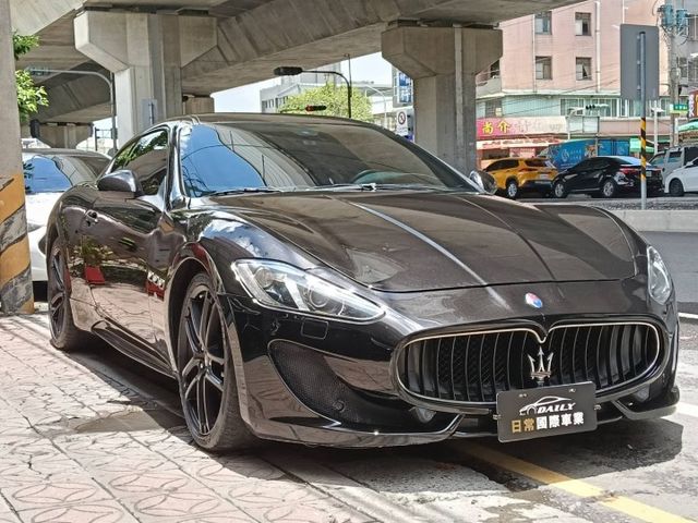 義式雙門 GT 跑車代表作，限量 Sport Line 套件＋Ferrari 血統 V8 引擎，聲浪與性能兼具！  第2張相片