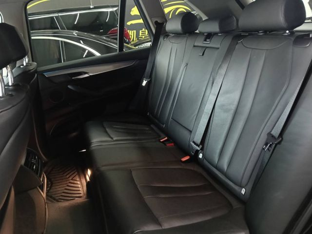 想要動力與面子兼得？這台 X5 一台搞定！xDrive 四驅＋德系底盤穩到不行！  第14張相片