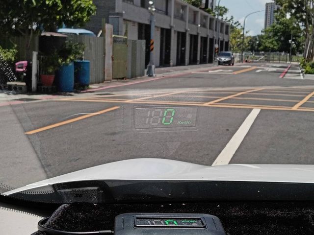 雙色超帥！高階Bose音響＋智慧安全配備一應俱全，這台Sentra跑少又有型，快來看車！  第9張相片