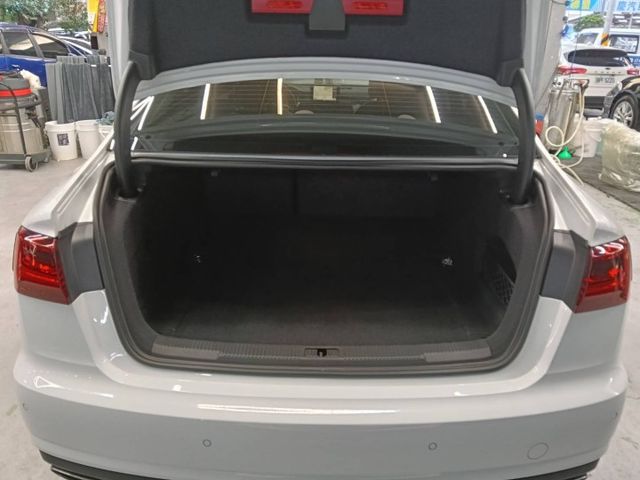 Audi A6 35 TFSI，中大型德系房車代表，動力順暢、質感出眾，日常商務都適合。  第17張相片