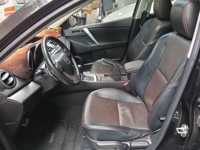 五門掀背Mazda 3開回家，再加碼送安卓機，超值又有型，代步、通勤都合適，歡迎洽詢！  第6張相片