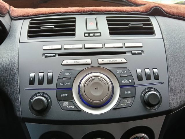 五門掀背Mazda 3開回家，再加碼送安卓機，超值又有型，代步、通勤都合適，歡迎洽詢！  第10張相片