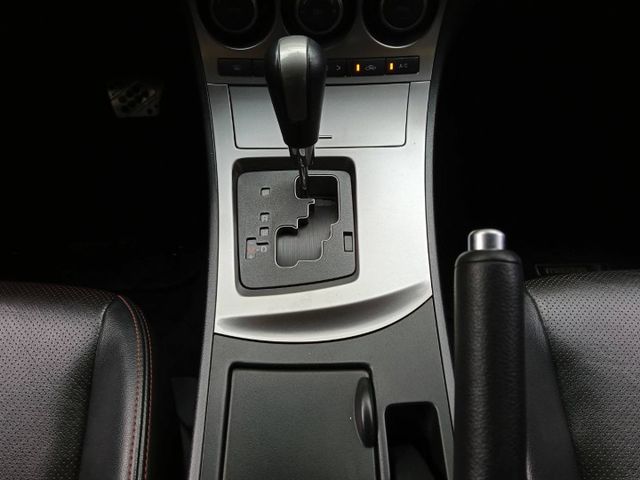 五門掀背Mazda 3開回家，再加碼送安卓機，超值又有型，代步、通勤都合適，歡迎洽詢！  第12張相片