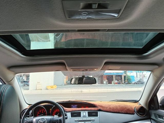 五門掀背Mazda 3開回家，再加碼送安卓機，超值又有型，代步、通勤都合適，歡迎洽詢！  第13張相片