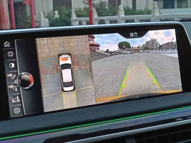 總裁級長軸旗艦房車，豪華舒適後座、全景天窗，加上3.0L渦輪動力，無論行政接待還是日常出行，都讓你氣場滿滿、回頭率爆表！  第11張相片