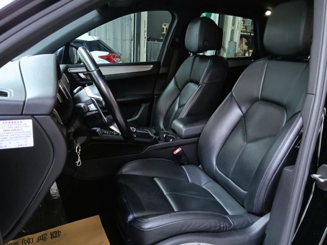 四輪驅動，3.0L 渦輪增壓，尾燈老改新升級貫穿式設計，配備齊全，操控穩定，里程合理，車況可靠。  第6張相片