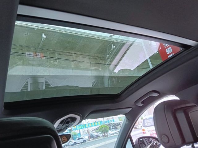 四輪驅動，3.0L 渦輪增壓，尾燈老改新升級貫穿式設計，配備齊全，操控穩定，里程合理，車況可靠。  第13張相片