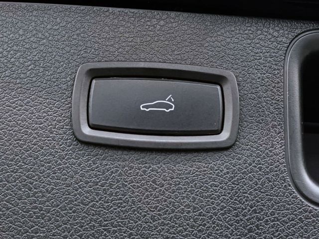 四輪驅動，3.0L 渦輪增壓，尾燈老改新升級貫穿式設計，配備齊全，操控穩定，里程合理，車況可靠。  第17張相片