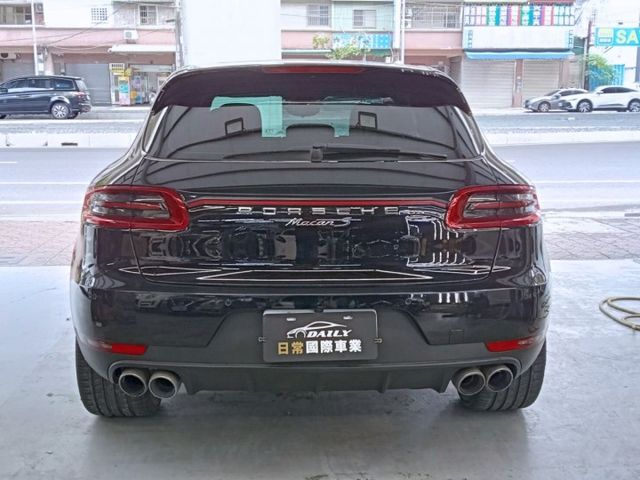 四輪驅動，3.0L 渦輪增壓，尾燈老改新升級貫穿式設計，配備齊全，操控穩定，里程合理，車況可靠。  第19張相片