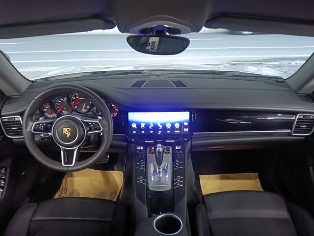 老改新款，四門豪華跑車搭配醒目貫穿尾燈，3.6L V6 自然進氣動力充足，行駛順暢，操控精準，底盤穩固，駕駛體驗出色  第13張相片