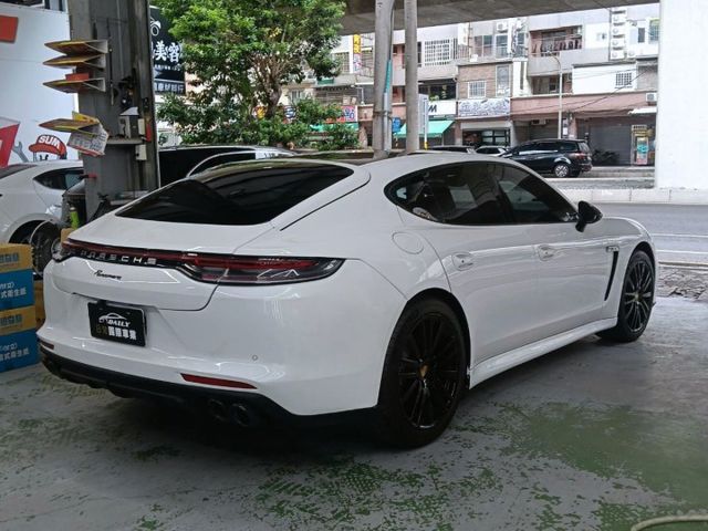 老改新款，四門豪華跑車搭配醒目貫穿尾燈，3.6L V6 自然進氣動力充足，行駛順暢，操控精準，底盤穩固，駕駛體驗出色  第20張相片