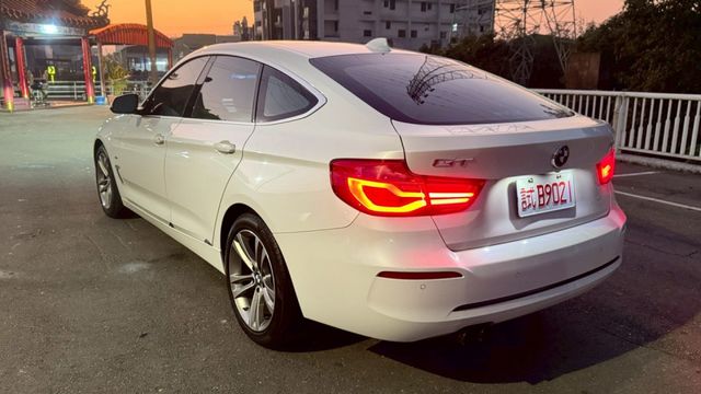 氣氛燈 迎賓燈 盲點 全景天窗 免鑰匙  第5張相片