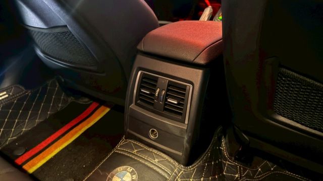 氣氛燈 迎賓燈 盲點 全景天窗 免鑰匙  第14張相片