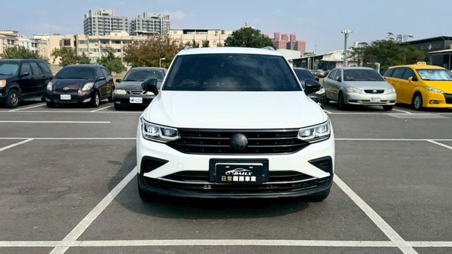 JBL環繞音響 電尾門 環景 電動記憶座椅 ACC跟車  第2張相片