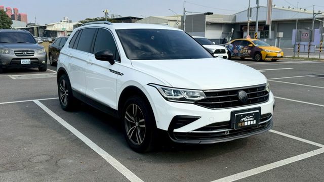 JBL環繞音響 電尾門 環景 電動記憶座椅 ACC跟車  第3張相片