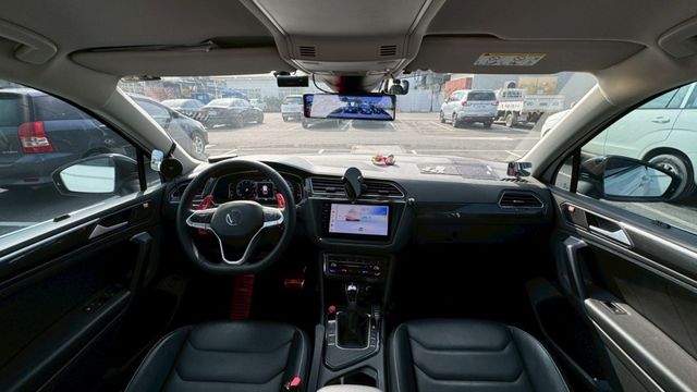 JBL環繞音響 電尾門 環景 電動記憶座椅 ACC跟車  第7張相片