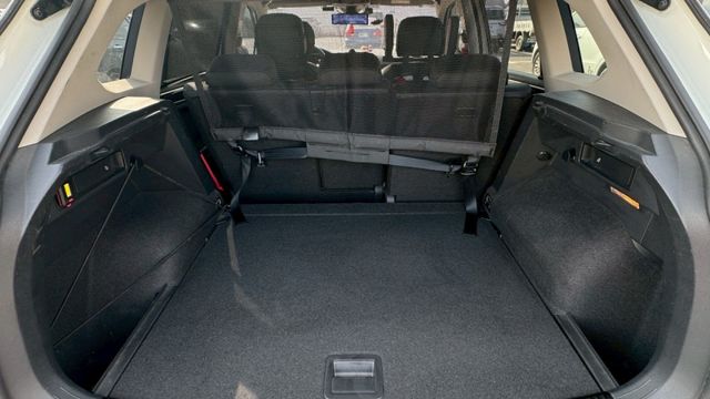 JBL環繞音響 電尾門 環景 電動記憶座椅 ACC跟車  第9張相片