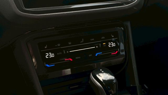 JBL環繞音響 電尾門 環景 電動記憶座椅 ACC跟車  第19張相片