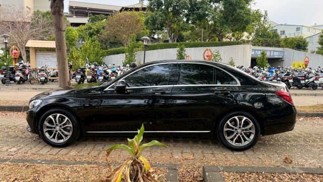 總代理 電動記憶座椅 倒車顯影 全車LED  第4張相片