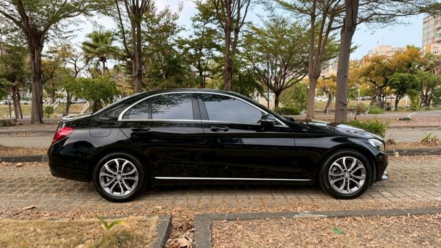 總代理 電動記憶座椅 倒車顯影 全車LED  第5張相片