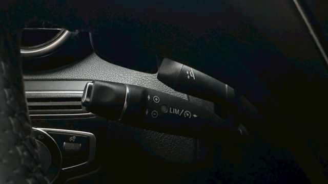 總代理 電動記憶座椅 倒車顯影 全車LED  第9張相片