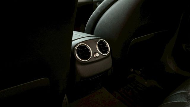 總代理 電動記憶座椅 倒車顯影 全車LED  第10張相片