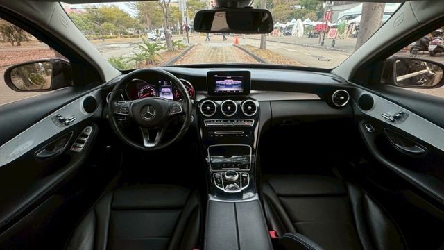 總代理 電動記憶座椅 倒車顯影 全車LED  第17張相片