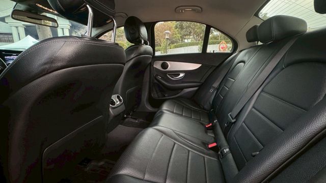 總代理 電動記憶座椅 倒車顯影 全車LED  第18張相片