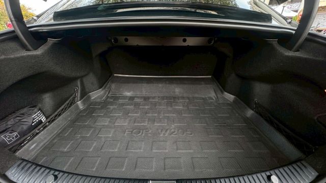 總代理 電動記憶座椅 倒車顯影 全車LED  第19張相片