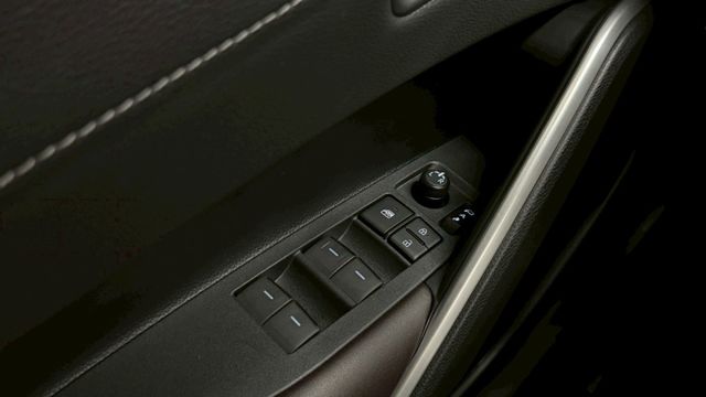 里程4千 原廠保固中  第18張相片