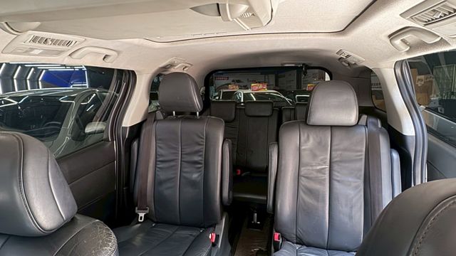 電動側滑門 7人座 2.4T  第12張相片