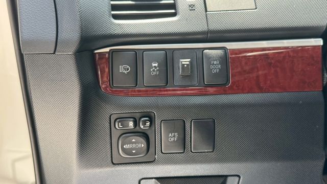 電動側滑門 7人座 2.4T  第16張相片