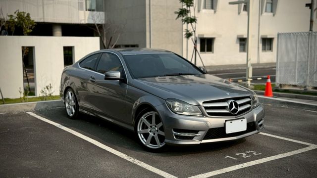 後驅雙門 原鈑件 末代W204  第3張相片