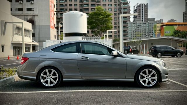 後驅雙門 原鈑件 末代W204  第5張相片