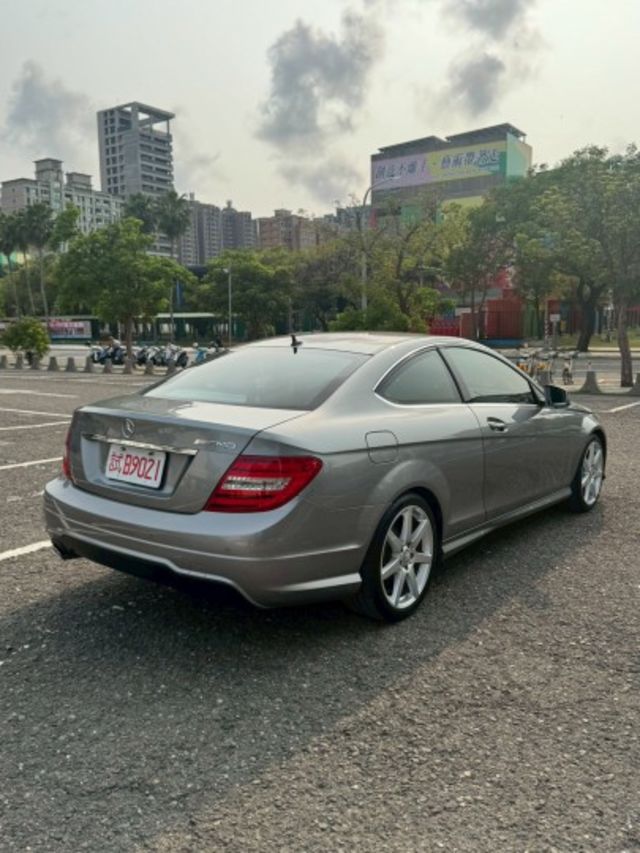 後驅雙門 原鈑件 末代W204  第9張相片