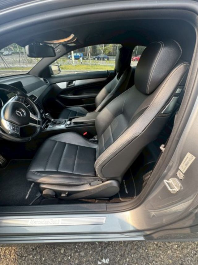 後驅雙門 原鈑件 末代W204  第13張相片