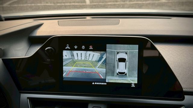 原廠保固中 油電最高配  第14張相片