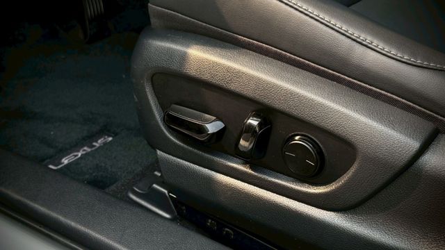 原廠保固中 油電最高配  第19張相片